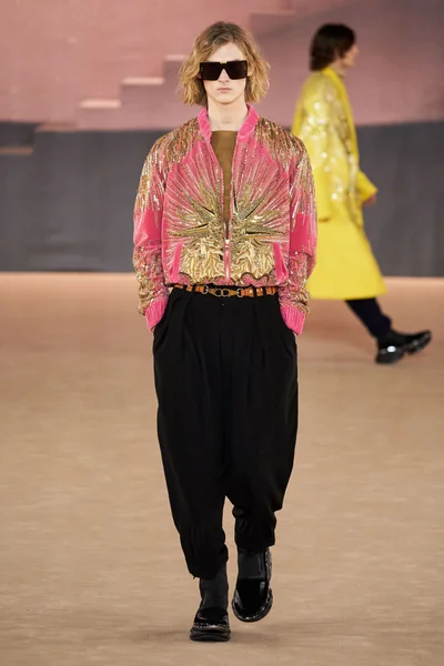 Look 48